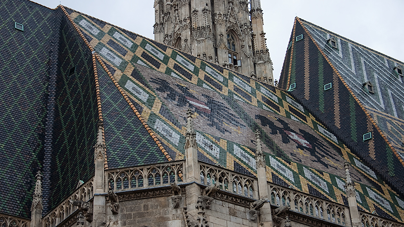 Ziegel am Dach vom Stephansdom