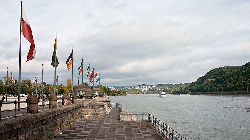 Die Rheinseite am Deutschen Eck