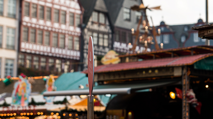 Stadtführung im Gedränge des Weihnachtsmarktes am Römer