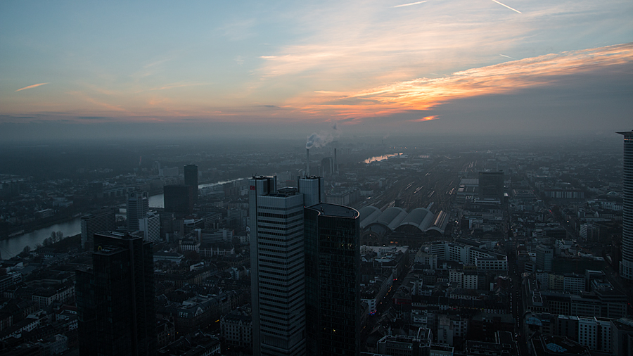 Sonnenuntergang hinterm Hauptbahnhof